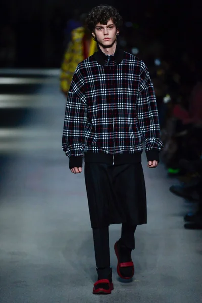 Look 49